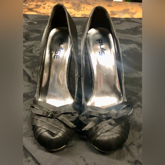 Super cute Pulse pumps - Picture 2 of 3